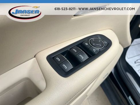 Used 2018 Cadillac XT5 Luxury w/ Driver Awareness Package FWD image 23