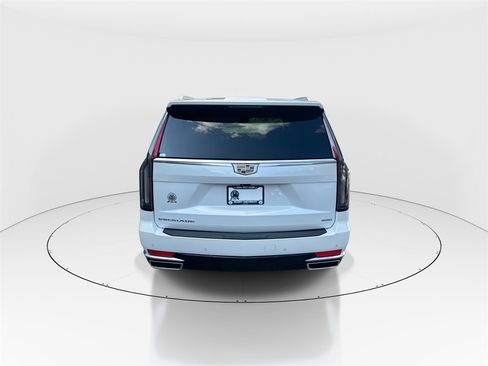 Used 2023 Cadillac Escalade Premium Luxury image 7