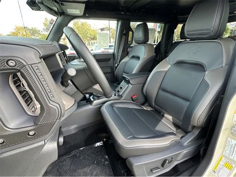 New 2025 Ford Bronco Outer Banks w/ Sasquatch Package image 12