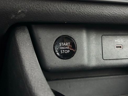 Used 2025 Nissan Rogue S image 7