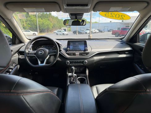 Used 2025 Nissan Altima 2.5 SR FWD image 20