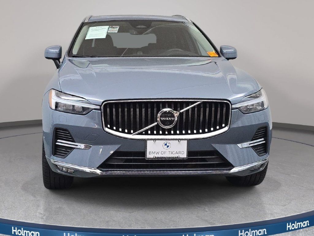 Used 2023 Volvo XC60 B6 Ultimate w/ Protection Package Premier AWD/4WD image 3