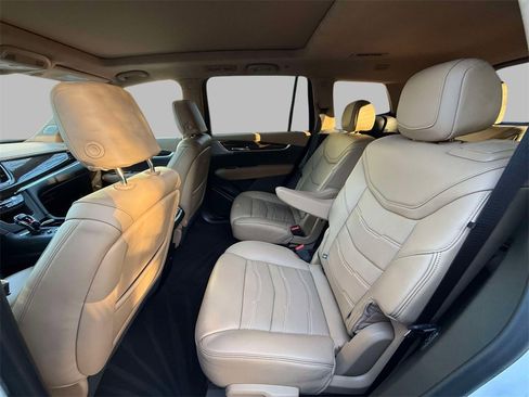 Used 2025 Cadillac XT6 Sport w/ Platinum Package image 19