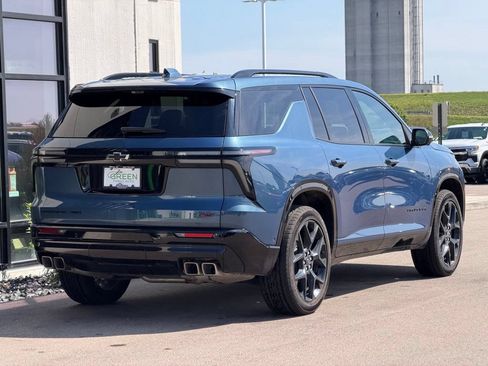 Used 2026 Chevrolet Traverse RS w/ LPO, Floor Liner Package AWD/4WD image 5
