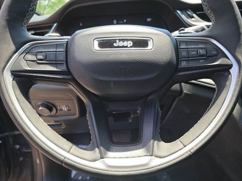 Used 2024 Jeep Grand Cherokee L Altitude AWD/4WD image 38