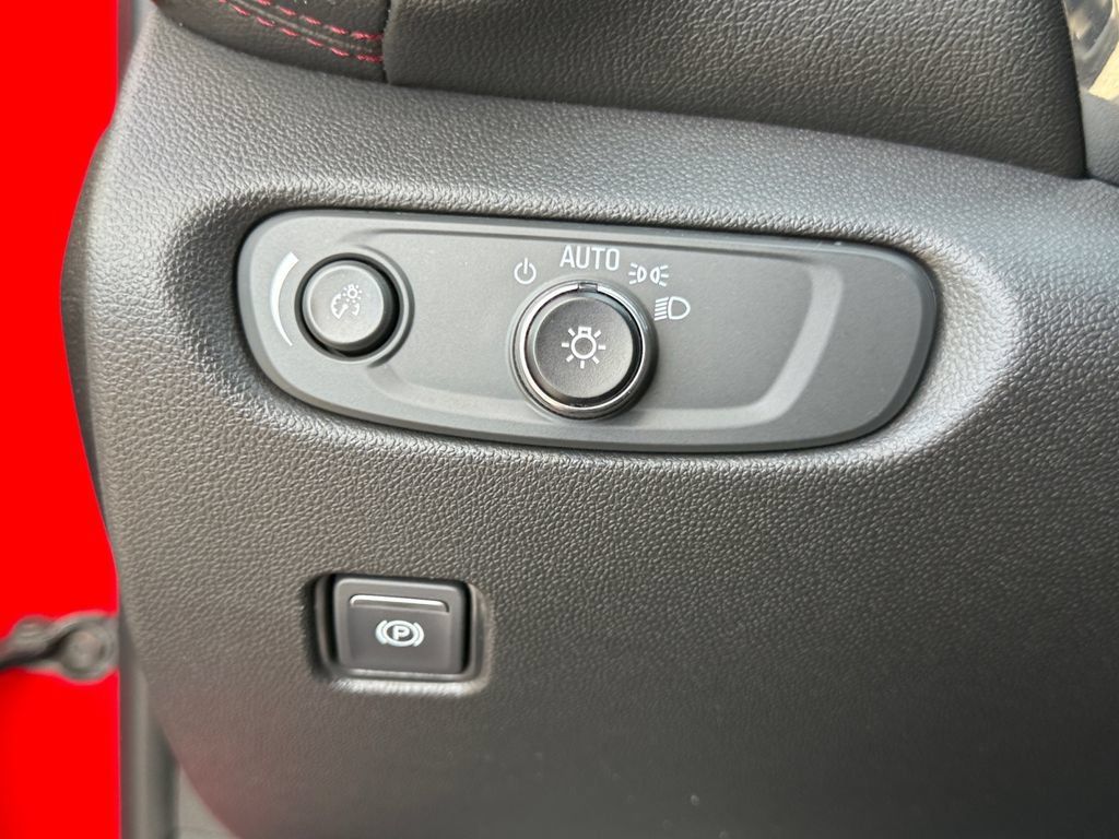 Used 2020 Chevrolet Blazer RS w/ LPO, Floor Liner Package FWD image 21