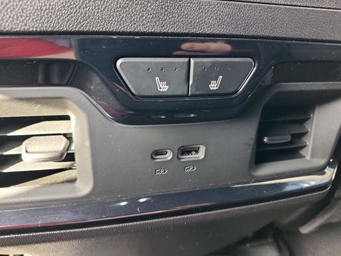 Used 2025 GMC Sierra 1500 AT4 w/ AT4 Premium Package image 14