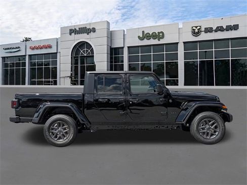 New 2025 Jeep Gladiator Sport image 2