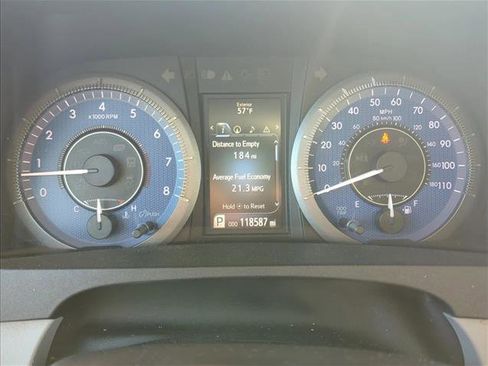 Used 2015 Toyota Sienna XLE image 9