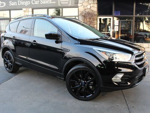 Used 2018 Ford Escape SE w/ Ford Safe & Smart Package AWD/4WD image 7