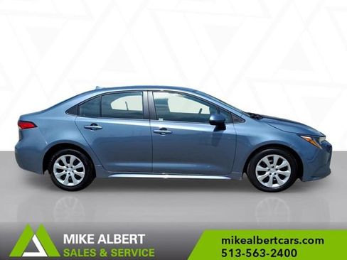 Used 2025 Toyota Corolla LE FWD image 8