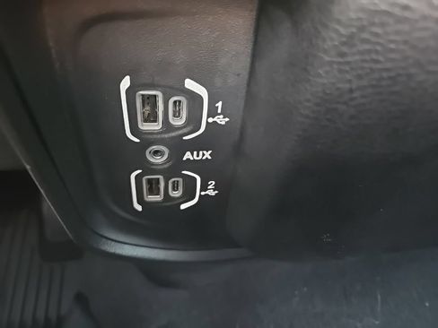 Used 2020 RAM 3500 Laramie AWD/4WD image 19