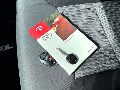 Used 2016 Toyota Tundra SR5 w/ Tow Package image 17