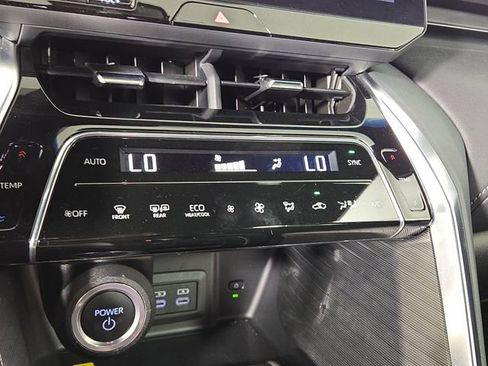 Used 2023 Toyota Venza Nightshade AWD/4WD image 19