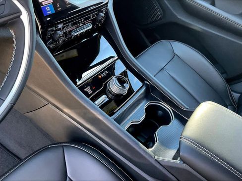 New 2025 Jeep Grand Cherokee Limited image 7