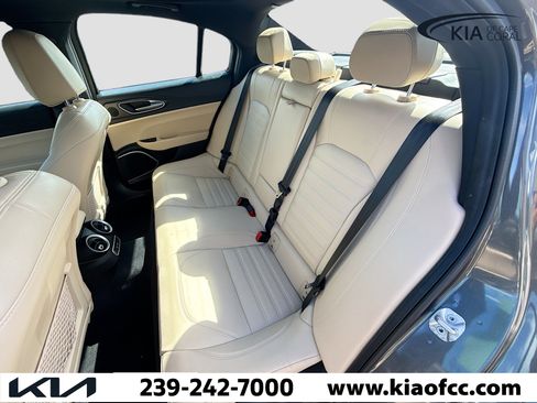 Used 2023 Alfa Romeo Giulia AWD w/ Quick Order Package 22X Lusso image 18