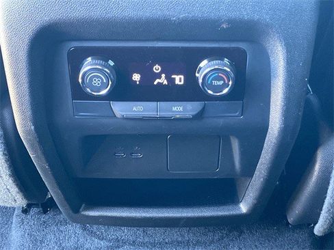 Certified 2025 Chevrolet Traverse LT image 13