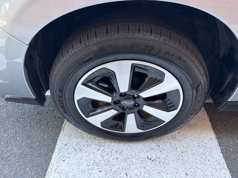 Used 2018 Subaru Forester 2.5i Premium AWD/4WD image 12