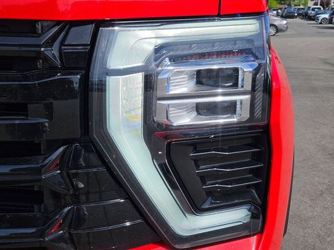 Used 2024 Chevrolet Silverado 2500 ZR2 w/ Technology Package AWD/4WD image 13
