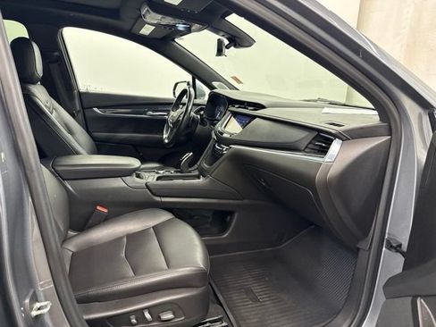 Used 2022 Cadillac XT5 Premium Luxury w/ Technology Package AWD/4WD image 16