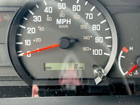 New 2025 Chevrolet Low Cab Forward image 9