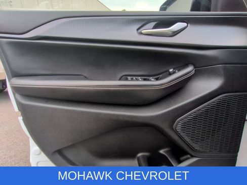 Used 2023 Jeep Grand Cherokee Altitude AWD/4WD image 22