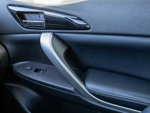 Used 2023 Mitsubishi Eclipse Cross SE image 17