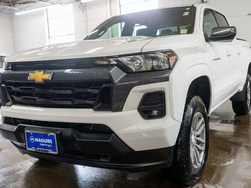 Used 2023 Chevrolet Colorado LT w/ LT Convenience Package AWD/4WD image 2
