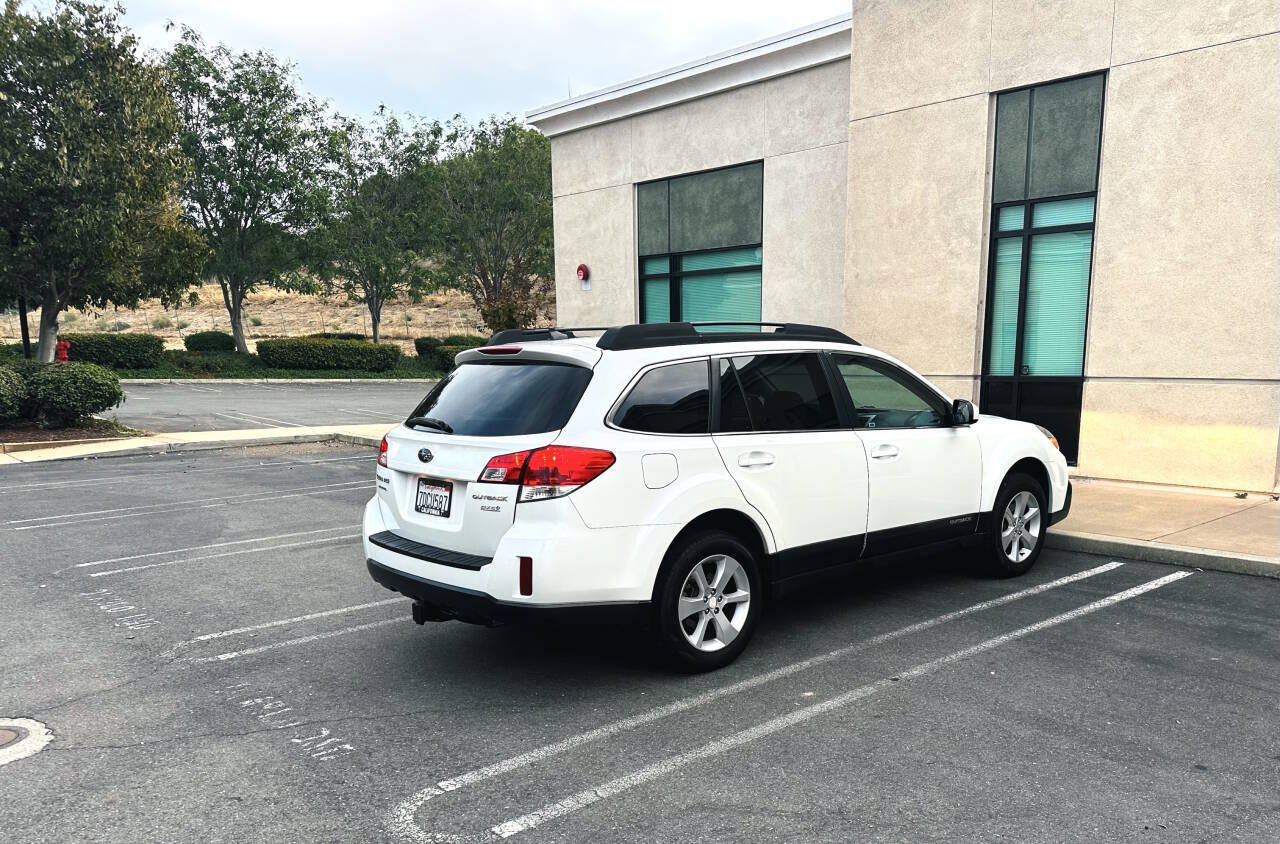 Used 2014 Subaru Outback 2.5i Premium AWD/4WD image 6