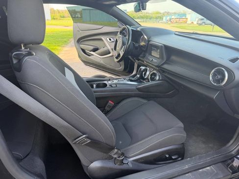 Used 2018 Chevrolet Camaro LT w/ RS Package image 9