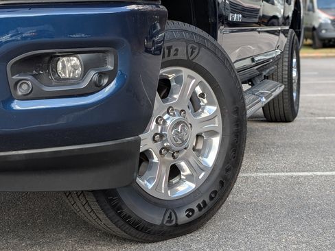 Used 2024 RAM 2500 Big Horn w/ Sport Appearance Package image 33