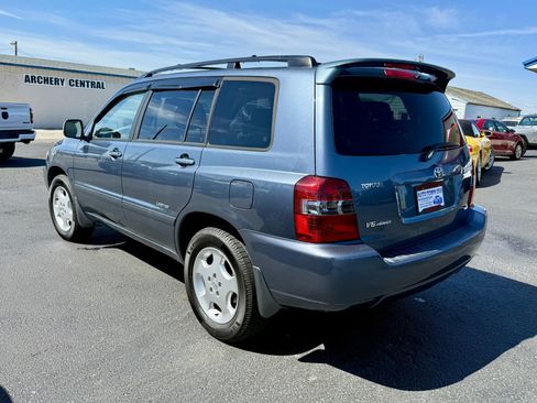 Used 2007 Toyota Highlander 4WD V6 w/ 3rd Row image 3
