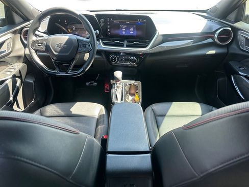 Used 2024 Chevrolet Trax RS w/ Sunroof Package FWD image 15