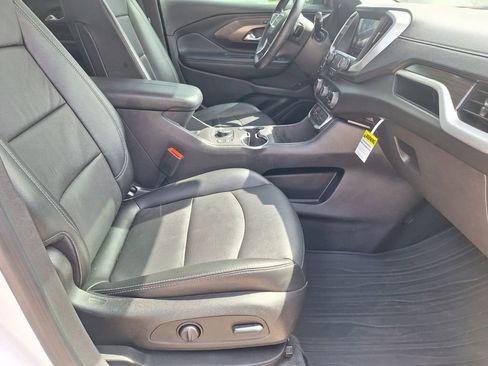 Used 2023 GMC Terrain SLT w/ Elevation Edition image 28