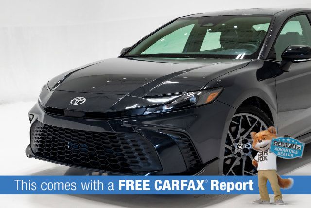 Used 2026 Toyota Camry SE FWD image 2