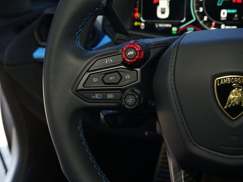 Used 2025 Lamborghini Revuelto AWD/4WD image 39
