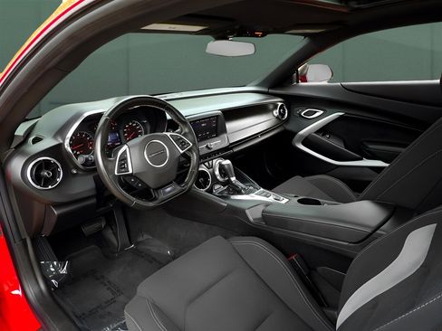 Used 2020 Chevrolet Camaro LT w/ RS Package image 16