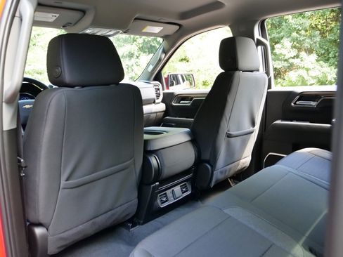 Used 2025 Chevrolet Silverado 1500 LT AWD/4WD image 29