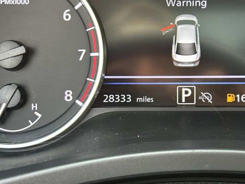 Used 2025 Nissan Sentra SR w/ SR Premium Package image 28