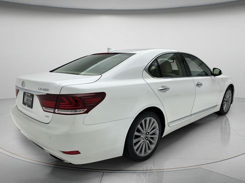 Used 2014 Lexus LS 460 AWD w/ Comfort Package image 5