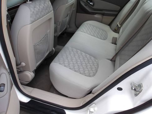 Used 2004 Chevrolet Malibu LS FWD image 19