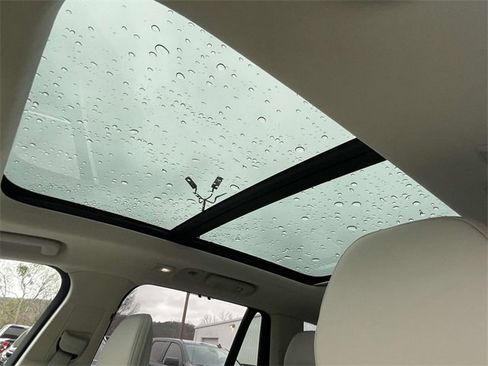 Used 2023 Volvo XC90 B6 Ultimate w/ Lounge Package image 17