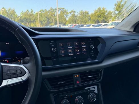 Used 2023 Volkswagen Taos SE w/ Panoramic Sunroof Package FWD image 23
