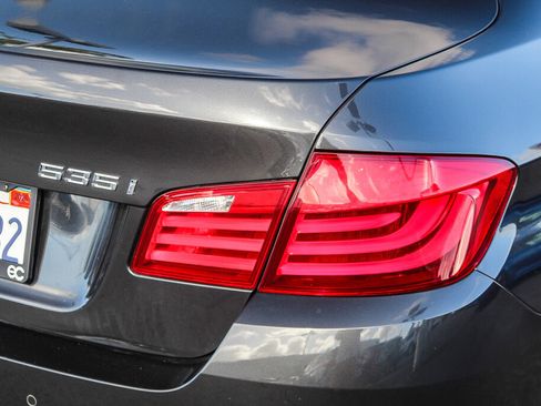 Used 2011 BMW 535i Sedan image 29