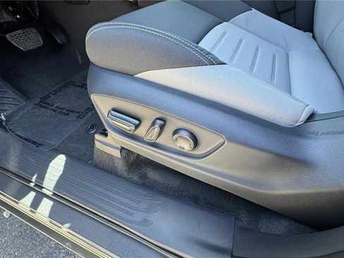 New 2025 Toyota Tacoma TRD Off-Road image 17