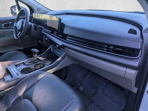 Used 2025 Kia Carnival SX image 22