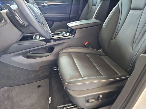 Used 2023 Buick Envision Essence FWD image 19