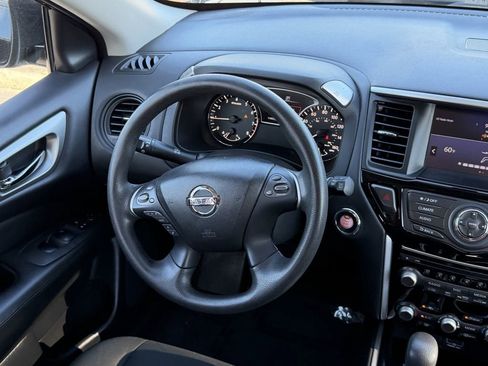 Used 2018 Nissan Pathfinder S FWD image 15
