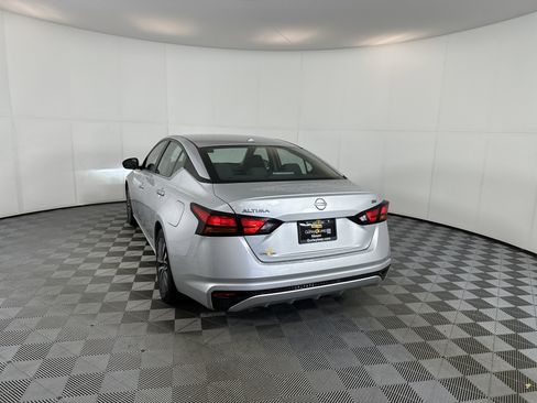 Used 2024 Nissan Altima 2.5 SV image 8