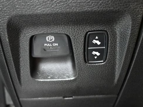 Used 2020 RAM 1500 Laramie AWD/4WD image 20